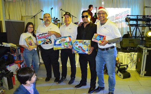 Botana Futbolera, en su Posada Navideña rindió tributo a futbolistas por su Trayectoria y recaudo juguetes para donarlos a niños de escasos recursos