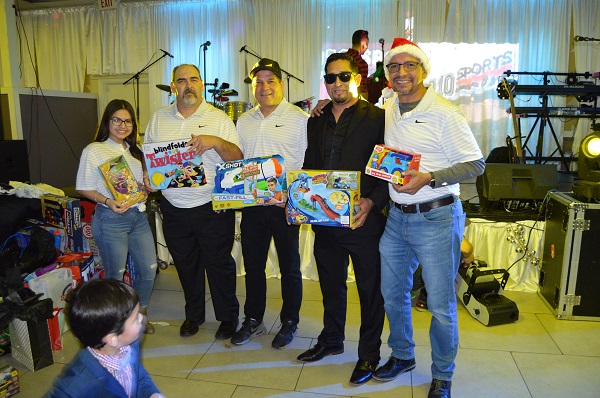 Botana Futbolera, en su Posada Navideña rindió tributo a futbolistas por su Trayectoria y recaudo juguetes para donarlos a niños de escasos recursos