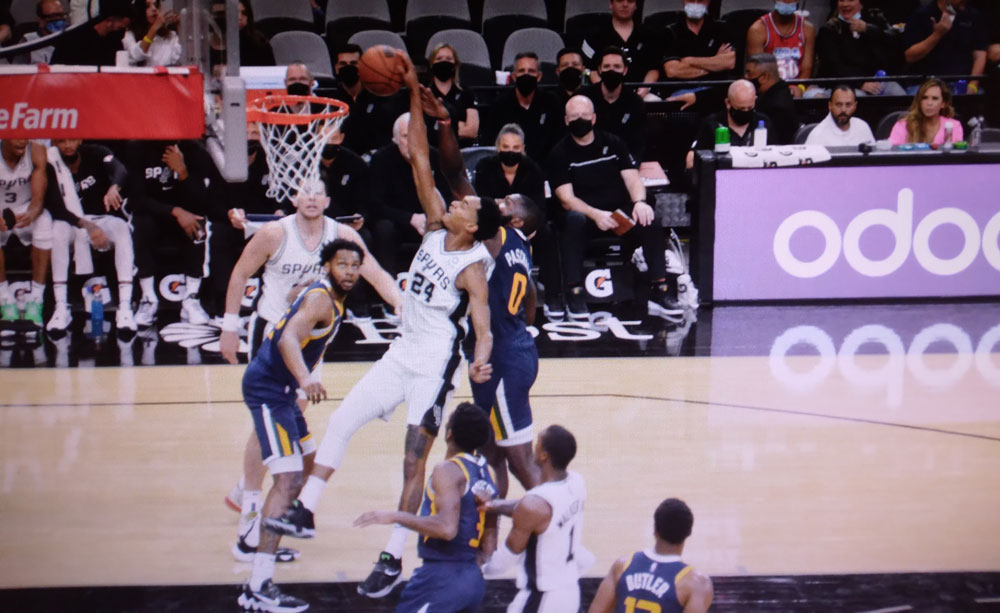Spurs con éxito abren pretemporada vs  El Utah Jazz en el estadio AT&T Center