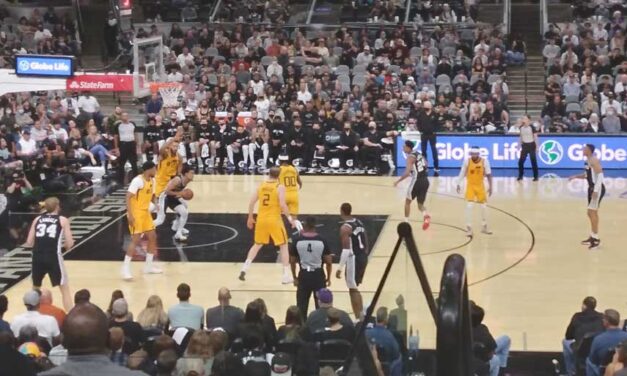 Los Spurs Retornaron Al  AT&T Center Para Disputar  Partidos Consecutivos   Presentados por All Star San Antonio