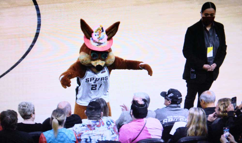 The Spurs Coyote  Celebró 39 Cumpleaños
