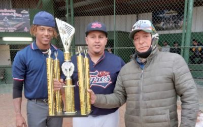 Luis Cerros sé encumbra cómo manejador de equipos campeones Los Tigres y Águilas