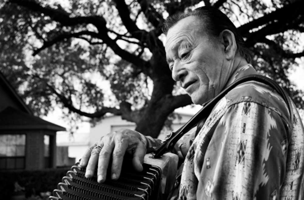 Remembering Chulas Fronteras, the San Antonio-shot film that introduced the  world to conjunto, San Antonio