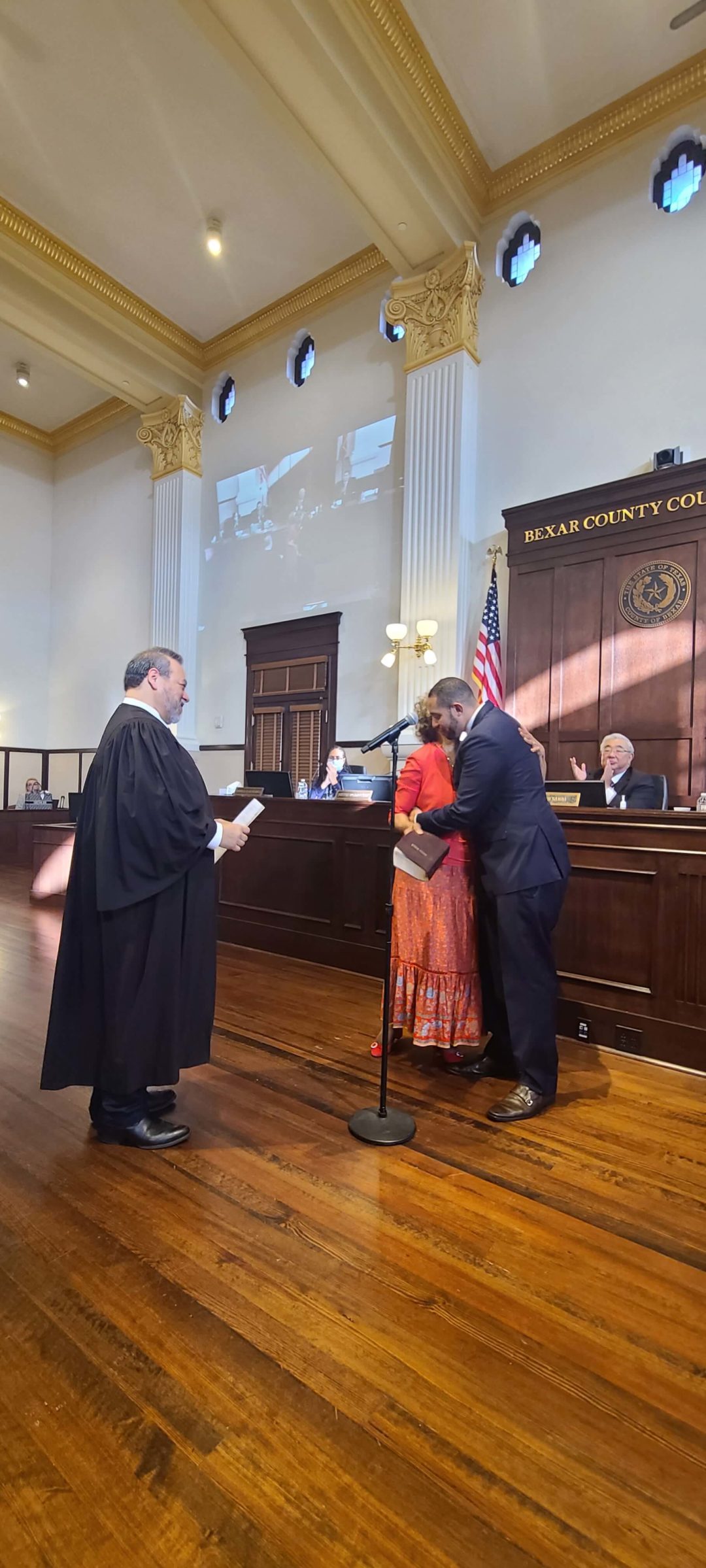 Calvert Becomes Dean Of Bexar County Commissioner's Court - La Prensa Texas