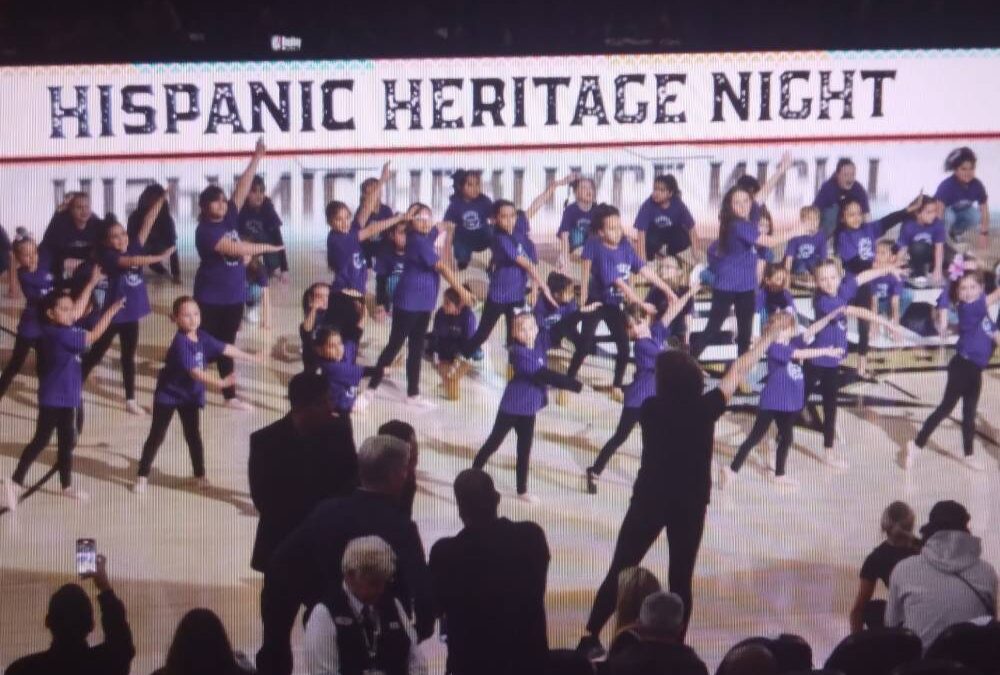 Los Spurs Honraron Hispanic Heritage Night