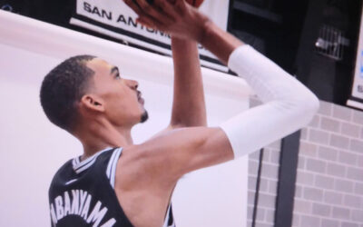 Spurs Abrió Campo De Entrenamiento             Bobcats Le Ganó El Clásico A Rieleros