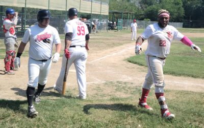 Hilario Álvarez Lanzó 1ra Bola En Masters  El Caminante Dedicó HR A Mamá Y Abuela