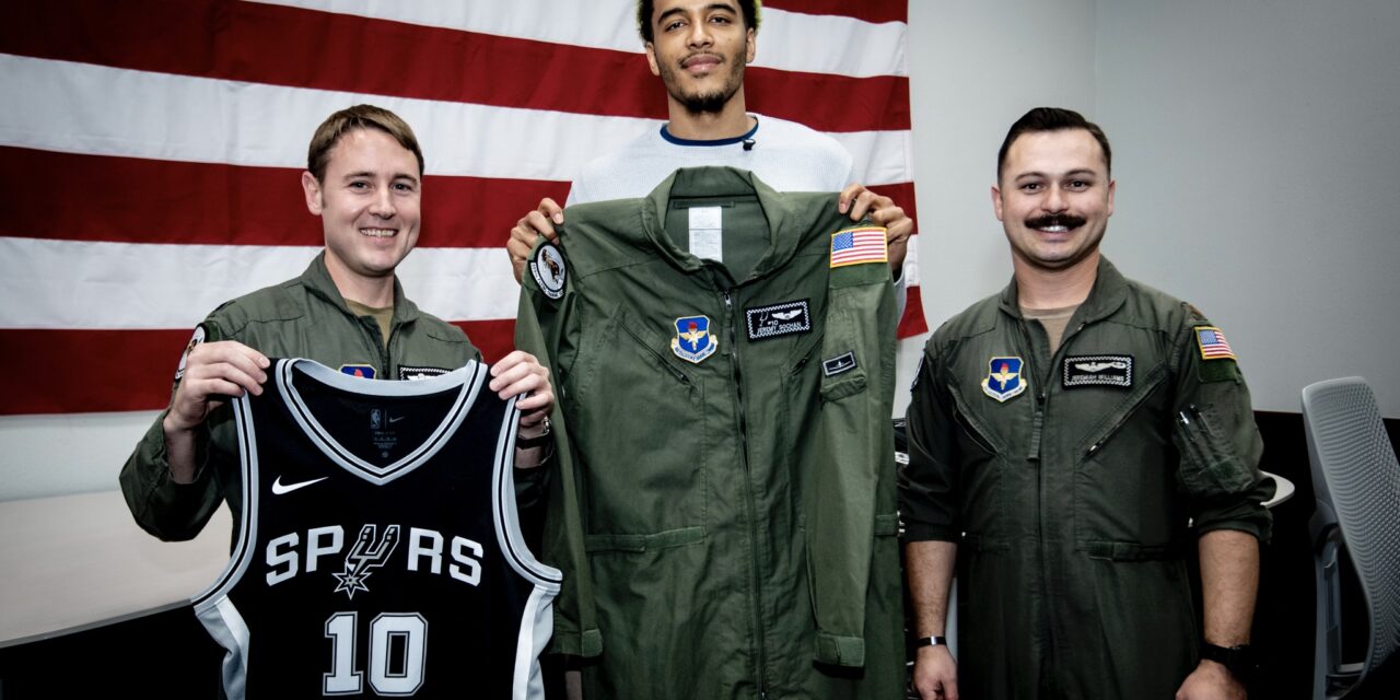 Jeremy Sochan Visitó JBSA Randolph AFB